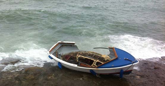 National_Yacht_Club_launch_wrecked
