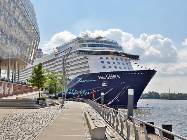 Mein Schiff 5, the newest cruiseship for German operator, TUI Cruises is to make her debut call to an Irish port beginning with Dublin Port tomorrow and followed by Cork (Cobh) on Saturday. 