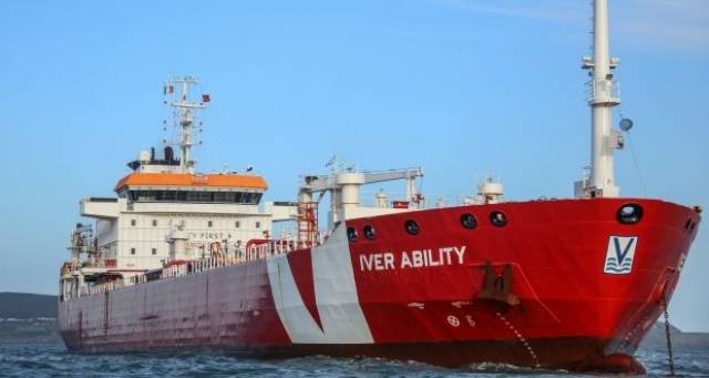 Afloat Update: The tanker Iver Ability 'this morning' departed Dublin Port having stocked up on supplies for 13 seafarers has returned to Dublin Bay (as previously seen at anchorage above) is to spend Christmas at sea