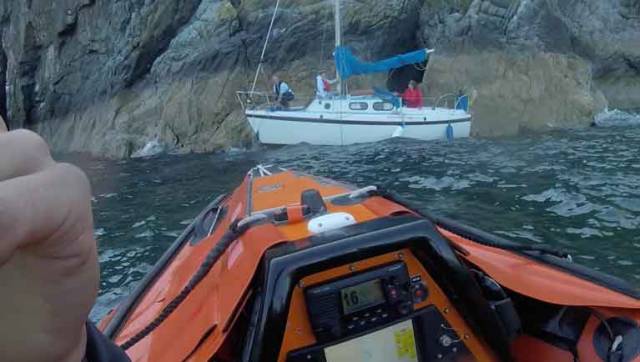 The yacht had drifted onto rocks at the base of Howth Head on Dublin Bay