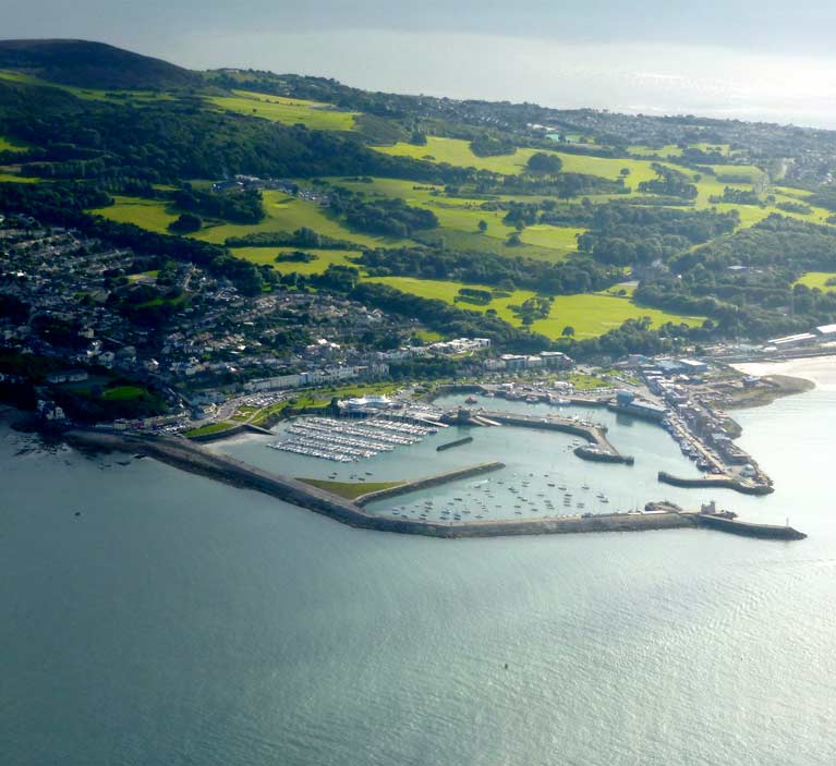howth harbour and hill11a