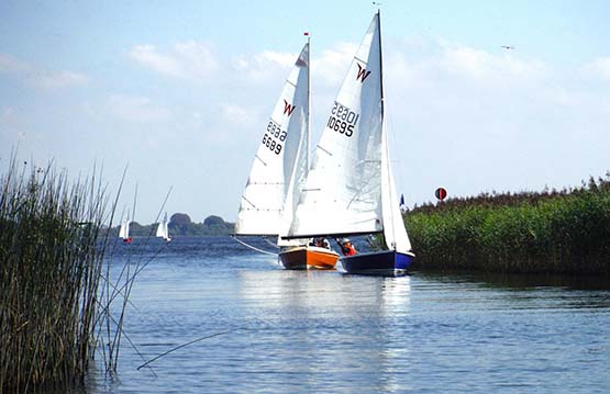 wayfarer_dinghy_sailing