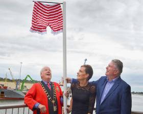 Hoisting the Captains Clam Diggers (From left to right) Frank Godfrey Mayor of Drogheda, Maureen Ward Manager Drogheda Homeless Aid and Paul Fleming CEO Drogheda Port