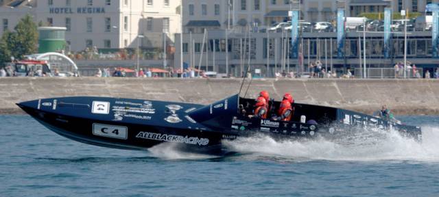 The Arklow–based team headed by John Ryan also won the best–placed non UK–crew and the best placed diesel Powered Powerboat