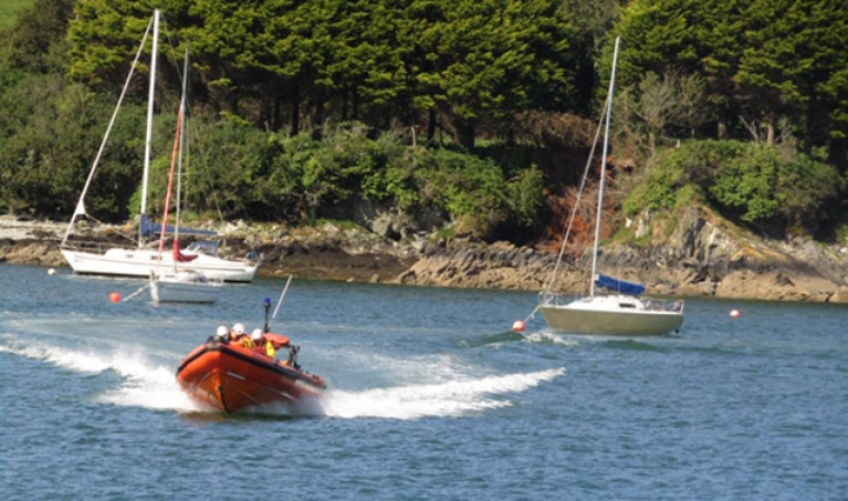 Union Hall RNLI Assist 12 People after Motorboat Gets into Difficulty off West Cork
