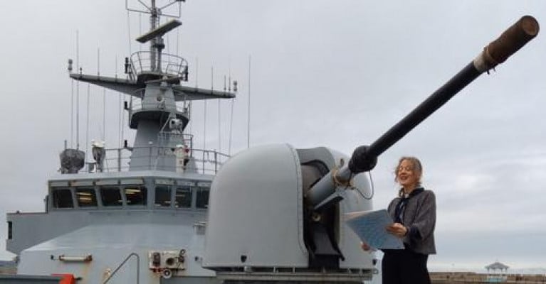 Actor Niamh Cusack was enlisted to give a professional reading of the poem Statio Bene Fida Carinis (Latin for ‘A Place Most Suitable For Ships’) onboard the L.É. James Joyce while alongside Dun Laoghaire Harbour.