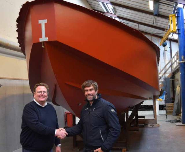 Artemis Technologies CEO Iain Percy OBE, right, joins Jonas Pederson, Managing Director at Tuco Marine, to announce a Joint Venture that will produce the world’s first zero emissions workboat