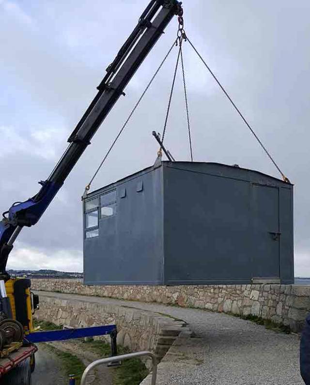 Used every Tuesday and Saturday the current DBSC hut was built by DMYC member Denis Nolan who also constructed the flag hoist. Due to Winter storms the hut base has been washed away from the back of the West Pier at Dun Laoghaire