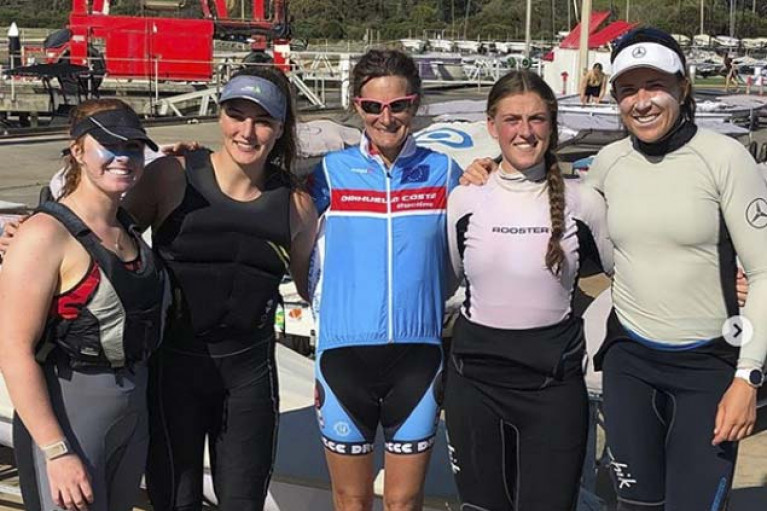 The four Irish Laser Radial sailors were joined by 200 Olympic silver medalist Sonia O'Sullivan (pictured centre) in Melbourne this week (from left) Aisling Keller, Aoife Hopkins, Eve McMahon and Annalise Murphy