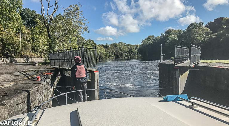 Lock & bridge passage is available on the Shannon Navigation