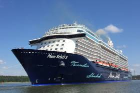 Brand new German cruiseship, Mein Schiff 5 which is making its first ever visit to an Irish port had to change ports due to high winds 