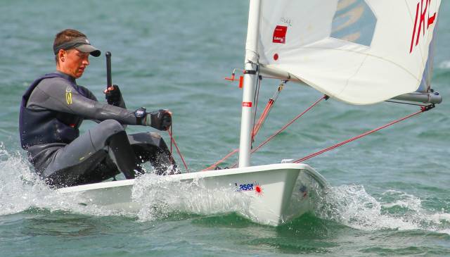 Howth's Ewan McMahon won a qualifying race in the blue fleet at the KBC Laser Radial World Championships in Dun Laoghaire today