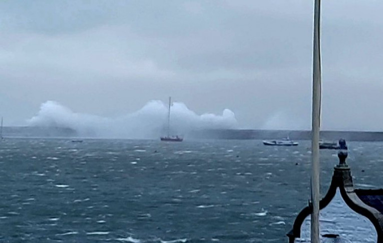Ferry operator blames &#039;inaccurate&#039; weather forecasts as Storm Barra caused for day-long sailings to Holyhead. They were unable to dock because of rough seas, as Afloat adds the scene above shows the breakwater of the north Wales port. 