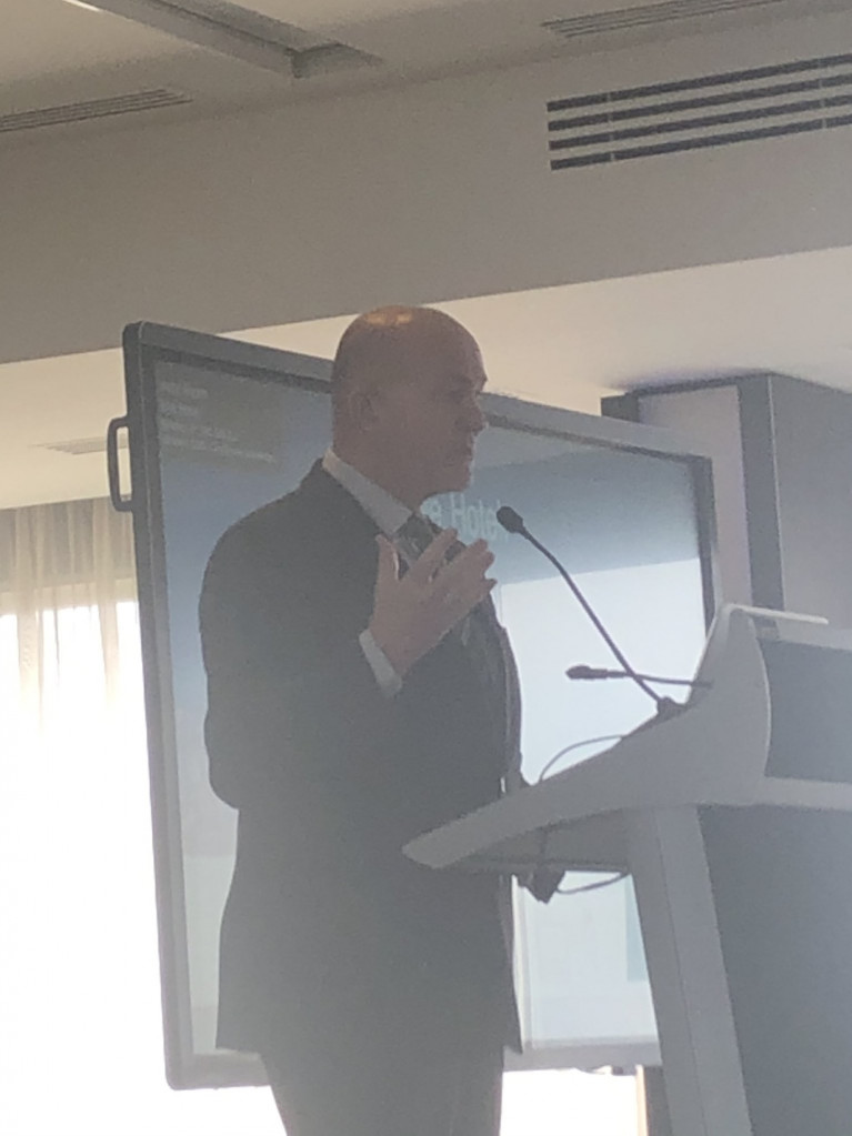 Speaking at the European Shipping Week (ESW2020) conference the ESPO Chairman Eamonn O’Reilly: “As ports we should not get in the way of shipping and innovation. we need a goal based approach.” 