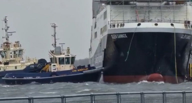 Scottish shipyard ferry Glen Sannox involved (see video) in dramatic scenes during Storm Malik. 