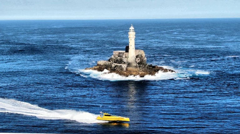 Thunderchild II at the Fastnet Rock and onher way to a new  World Record