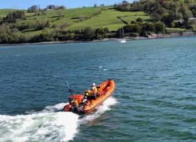 A 15m cruiser struck rocks and started to rapidly take on water off Glandore Harbour in West Cork