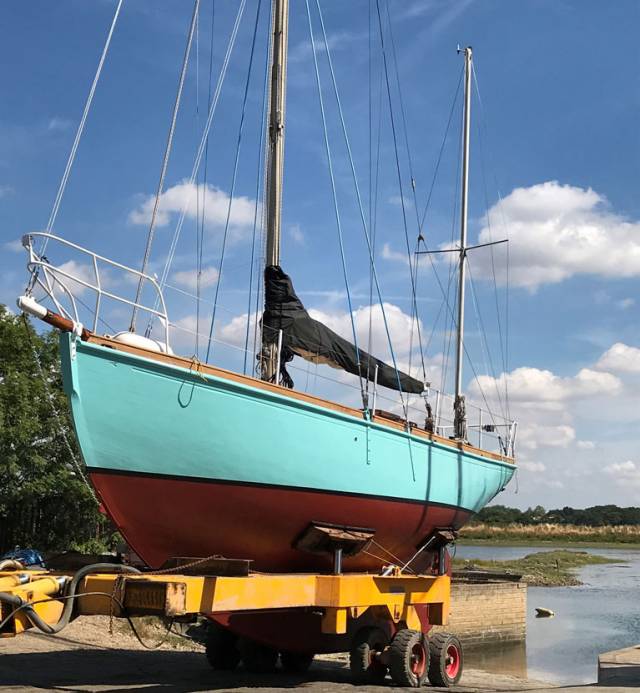 A full repaint using Jotun Yachting products has helped breathe new life into the classic yacht Lively Lady