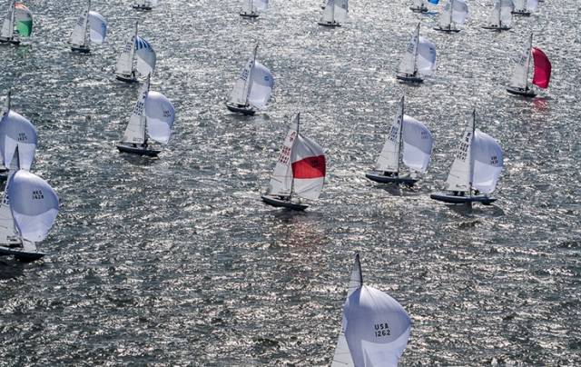 Sparkling conditions for the Etchells Worlds on the Solent