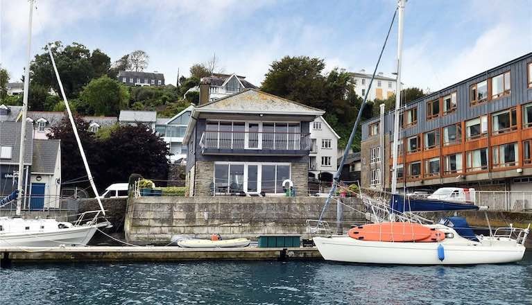 A very special house in a very special location. Edgewater in Kinsale has direct access to its own 6-boat marina