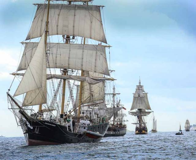 The departing Dublin Tall Ship fleet should be viewable off Dun Laoghaire from 1pm today
