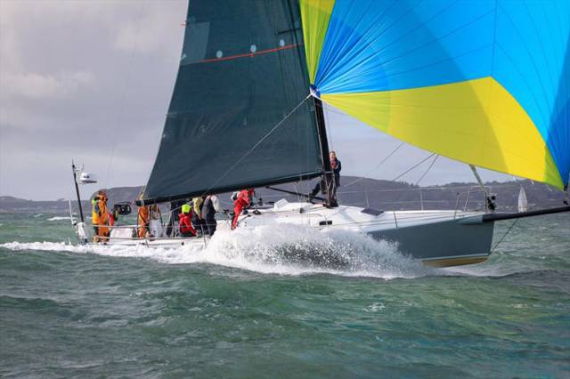 The winds have been shaping up in optimum style to suit fast reachers, so Andrew Hall’s J/125 Jackknife from Pwllheli became a last minute entry for the Dingle Race, bringing the fleet up to 44 boats