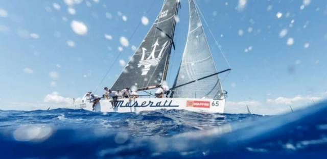 The HYC team swapped their usual Corby 27 for the Mark Mills design DK46 Maserati Hydra in the Mediterranean's oldest offshore race