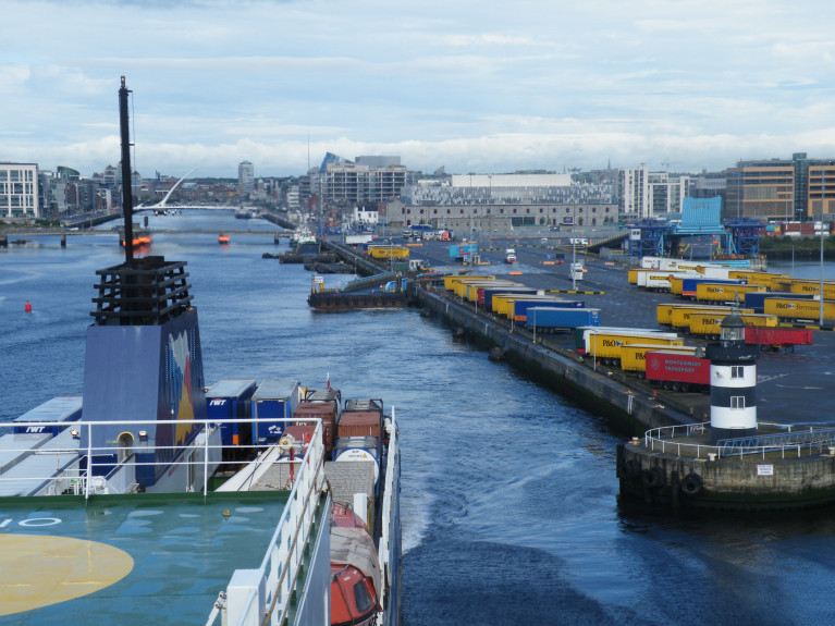 A maritime union has urged the UK Government to revoke P&O Ferries' licence in British waters following reopening of the Liverpool-Dublin route yesterday. Above file image P&O Ferries ropax Norbank departing the operator's Irish terminal at Dublin Port's North Wall extension when underway for Liverpool. 
